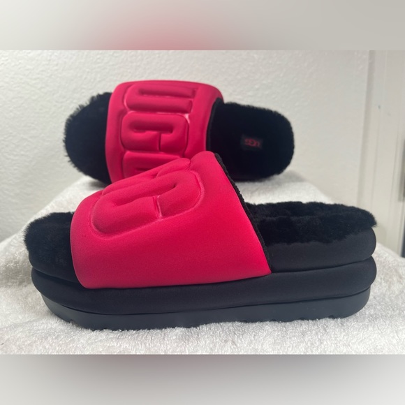 UGG Shoes - UGG Maxi Graphic Slide Sandals - Platforms - Pink & Black - Women’s Size 7